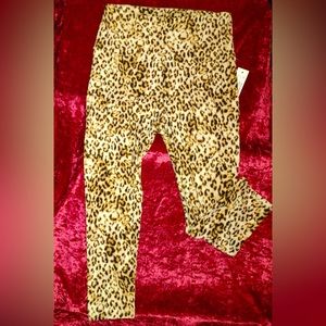 NWT NICOLA Super Soft Leopard Print Leggings L/XL - High Rise Cropped Workout